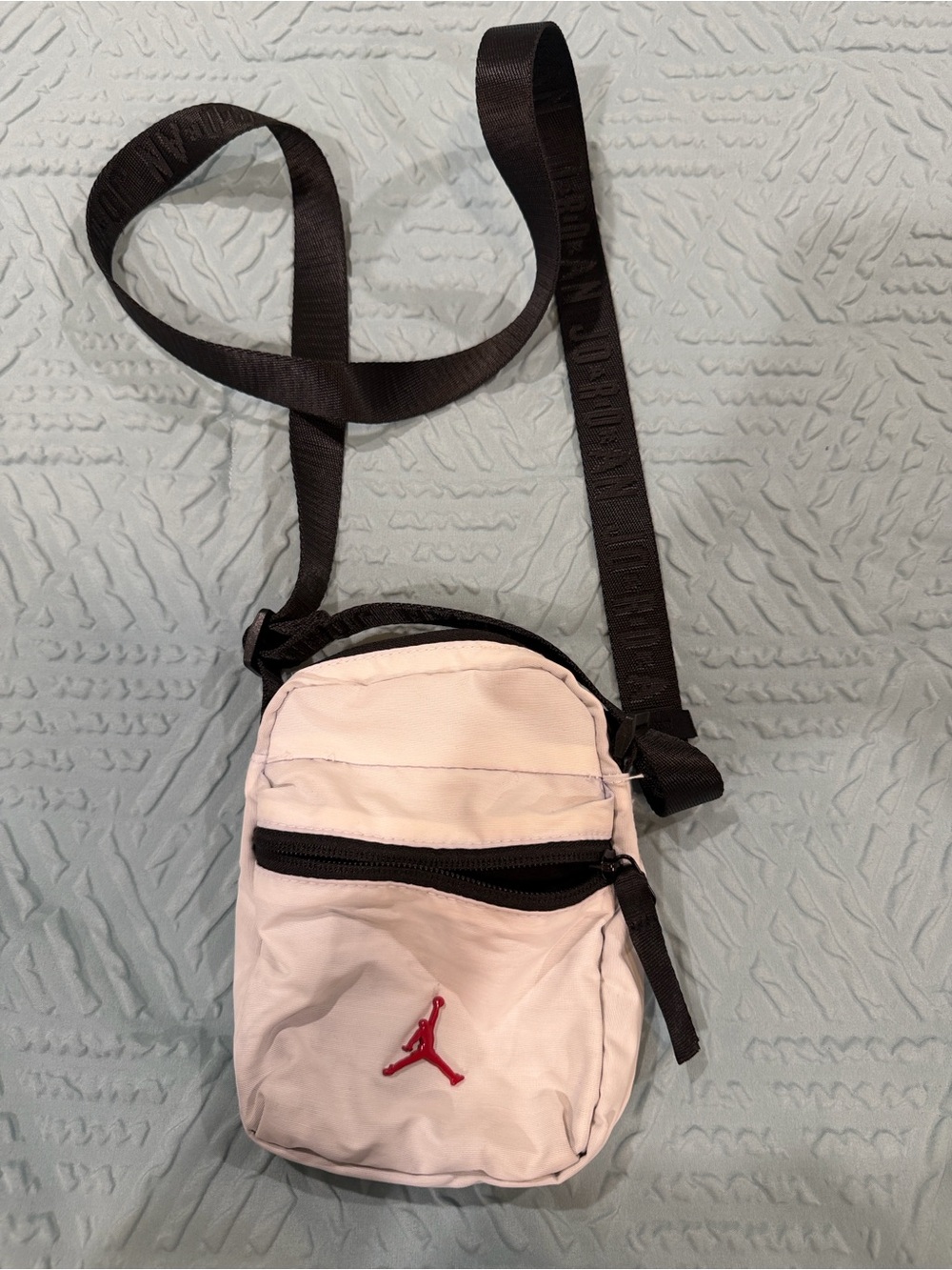 Jordan
Nike Air Jordan Festival Crossbody
Bag Jumpman Unisex White